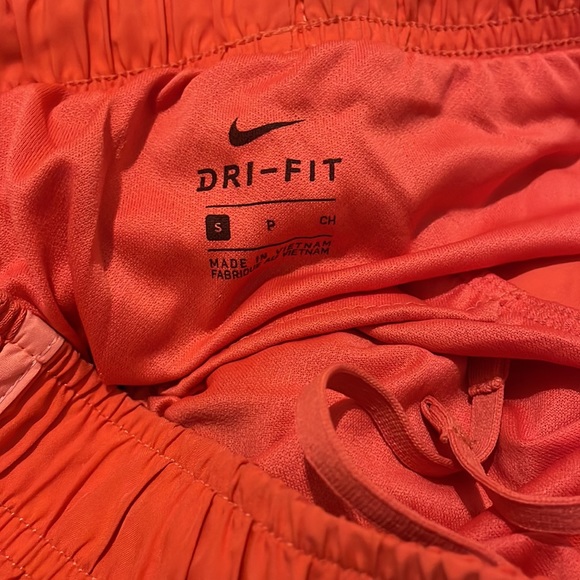 NIKE orange dri-fit running shorts - Picture 4 of 5